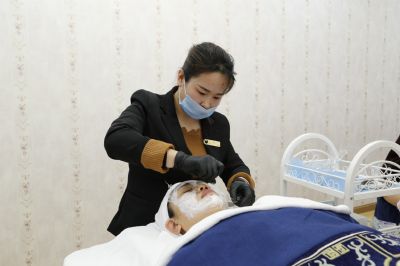 美容行業現狀怎麽樣？零基礎怎麽進入美容行業？